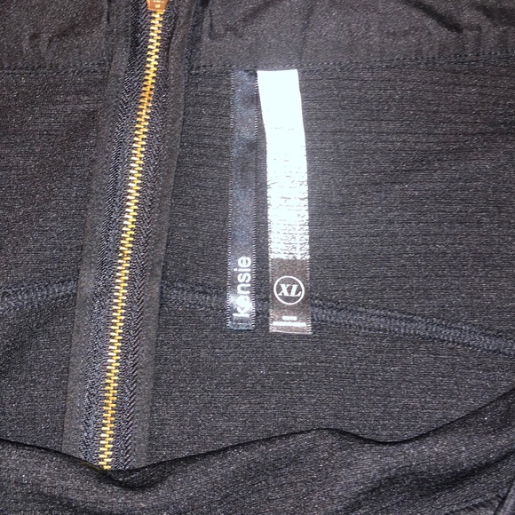 NWT Kensie Black Material Skirt with Zipper Sz XL - Picture 3 of 4